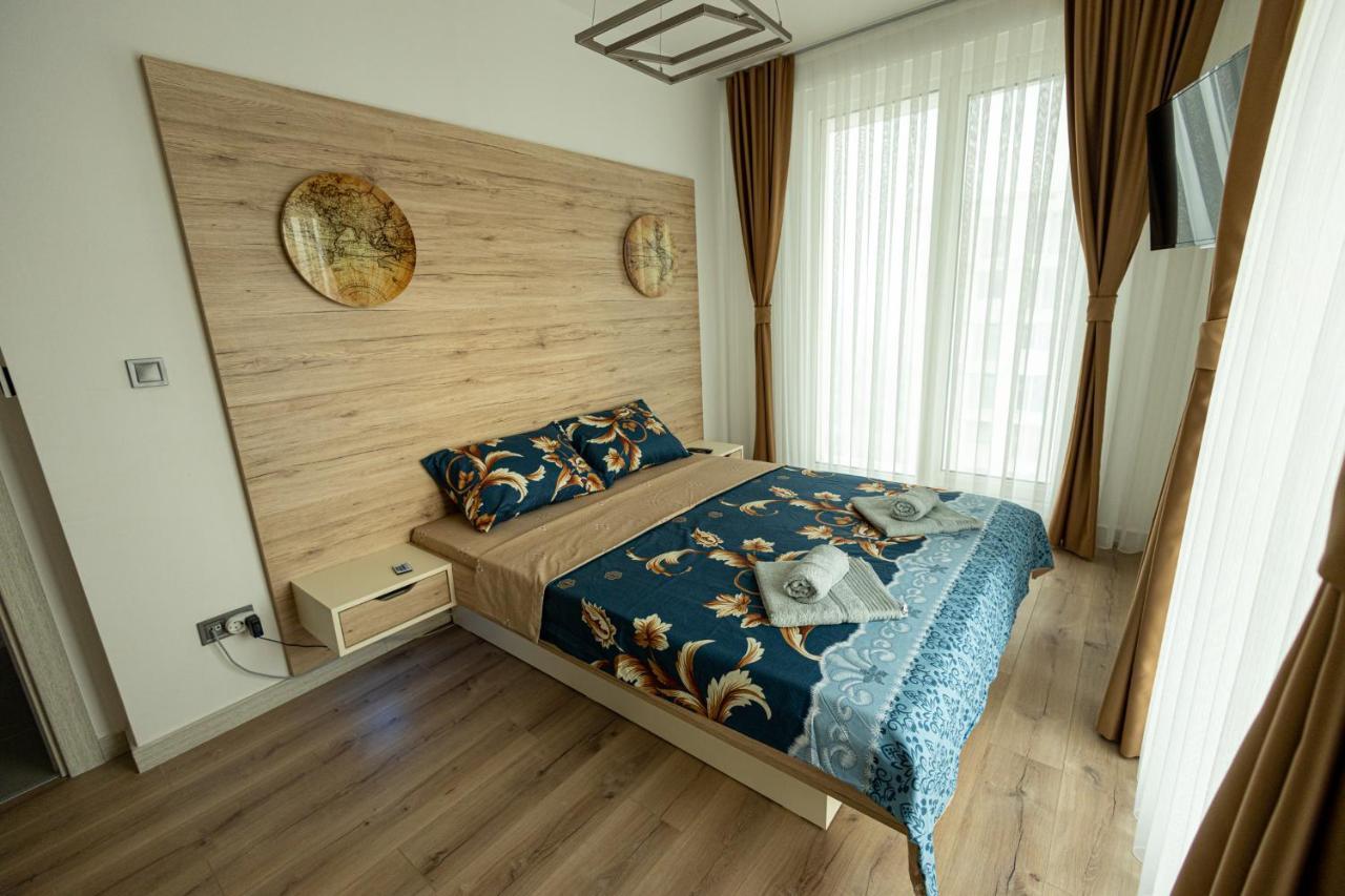 19Th & 18Th Floor Secure Apartments With Pool & Fitness & Parking Included In Price Skopje Esterno foto