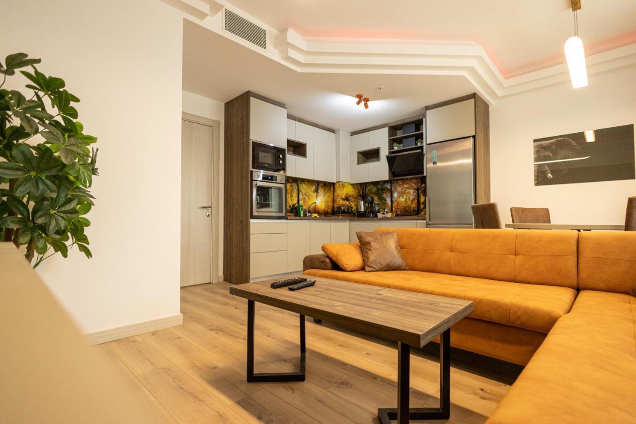19Th & 18Th Floor Secure Apartments With Pool & Fitness & Parking Included In Price Skopje Esterno foto