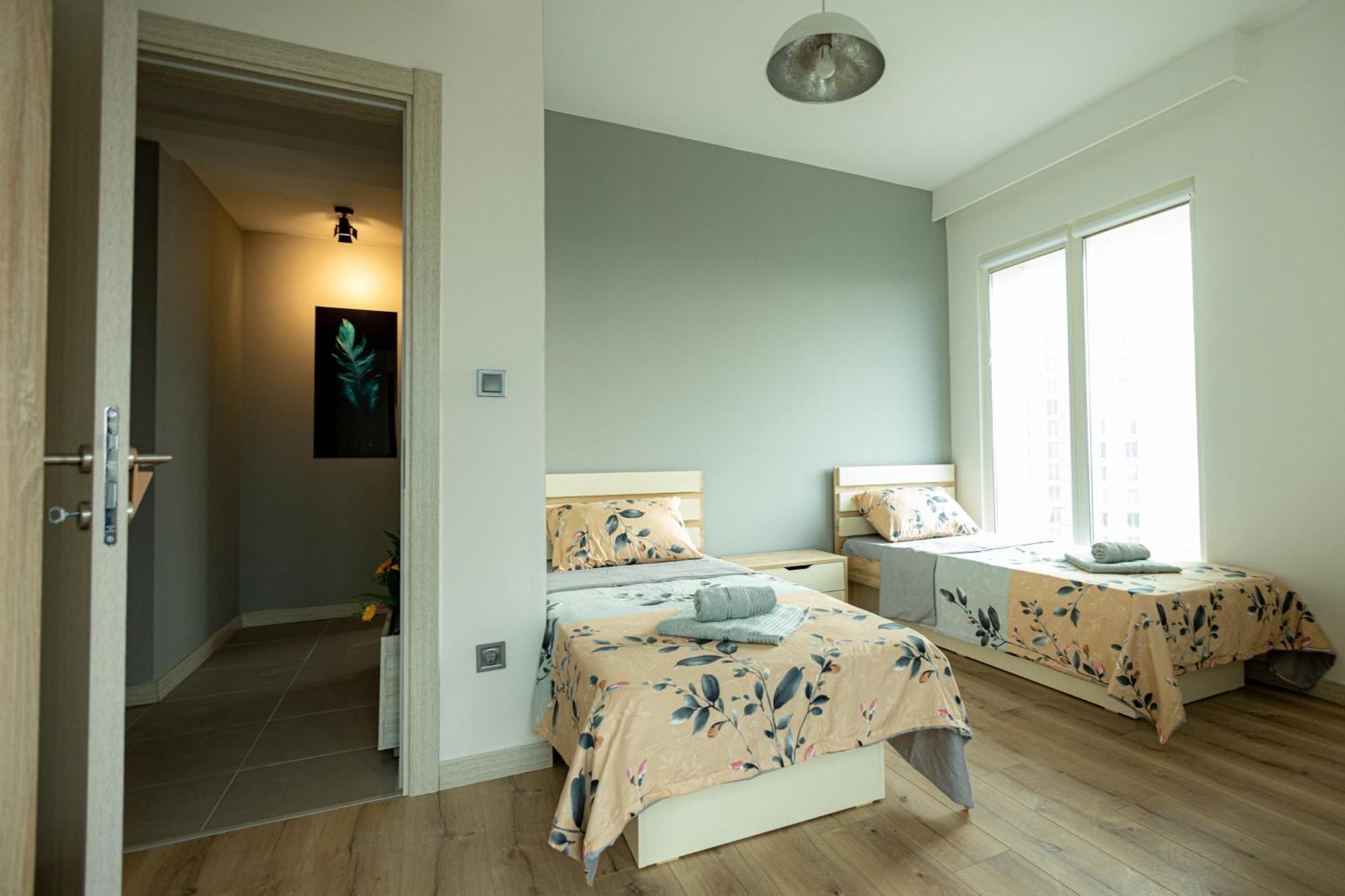 19Th & 18Th Floor Secure Apartments With Pool & Fitness & Parking Included In Price Skopje Esterno foto