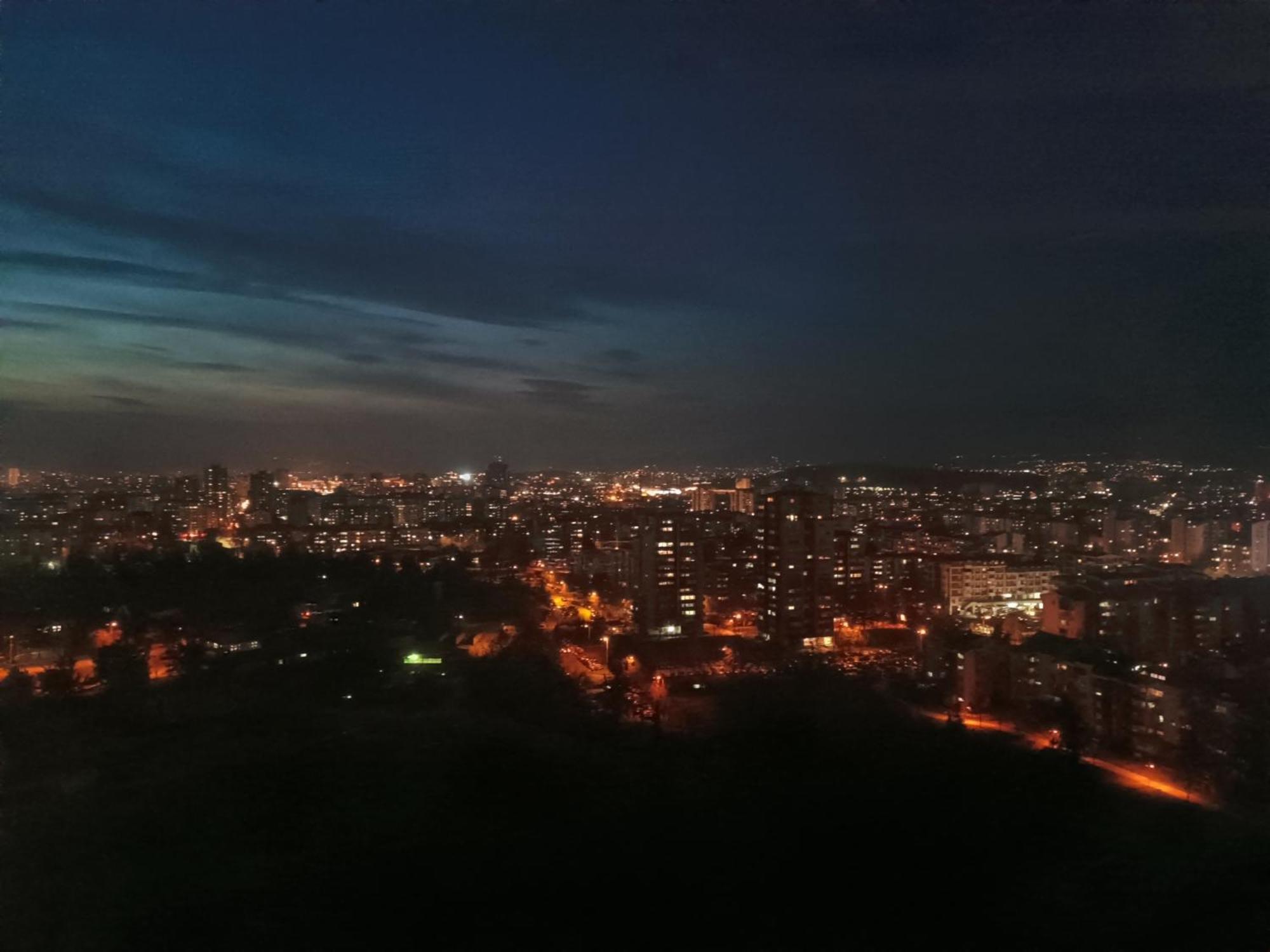 19Th & 18Th Floor Secure Apartments With Pool & Fitness & Parking Included In Price Skopje Esterno foto