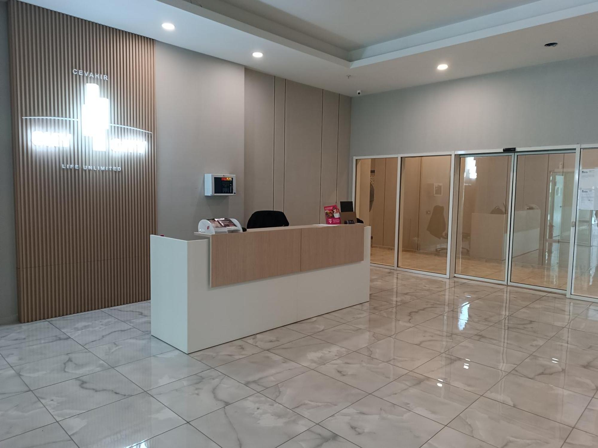 19Th & 18Th Floor Secure Apartments With Pool & Fitness & Parking Included In Price Skopje Esterno foto