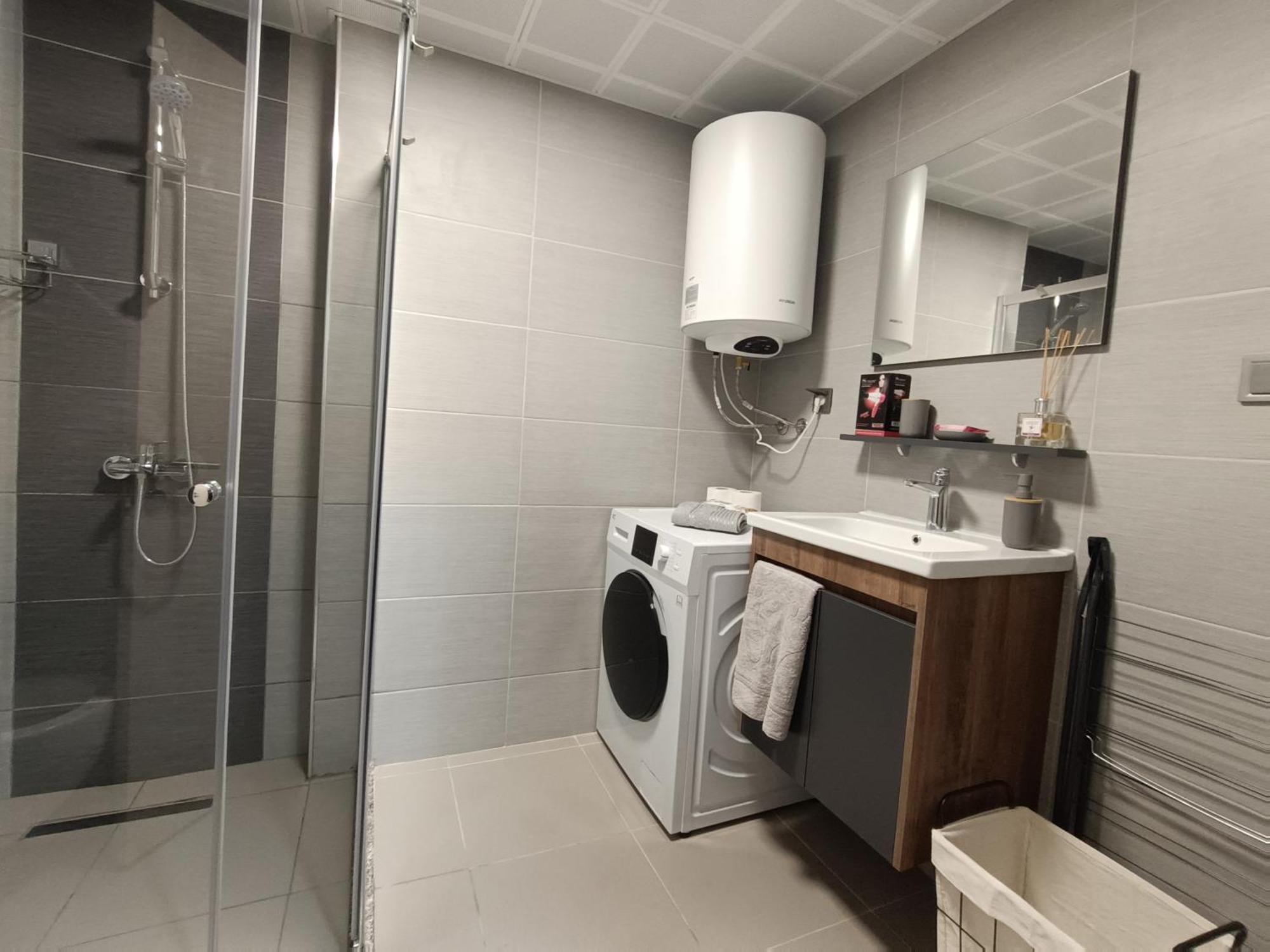 19Th & 18Th Floor Secure Apartments With Pool & Fitness & Parking Included In Price Skopje Esterno foto