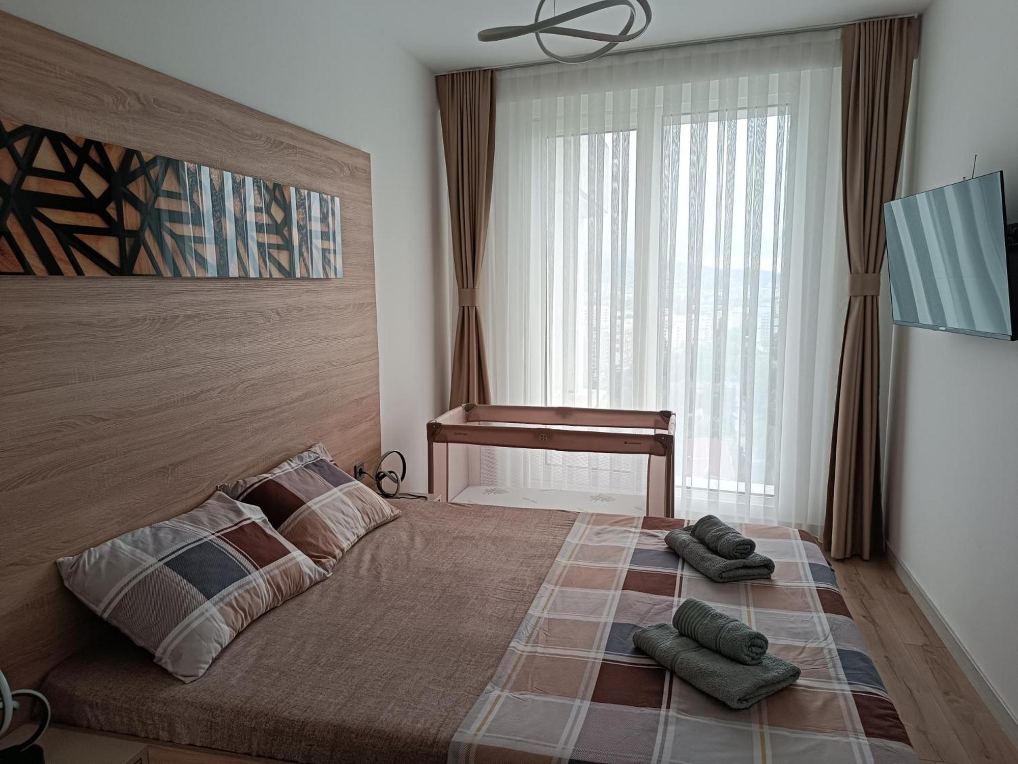 19Th & 18Th Floor Secure Apartments With Pool & Fitness & Parking Included In Price Skopje Esterno foto