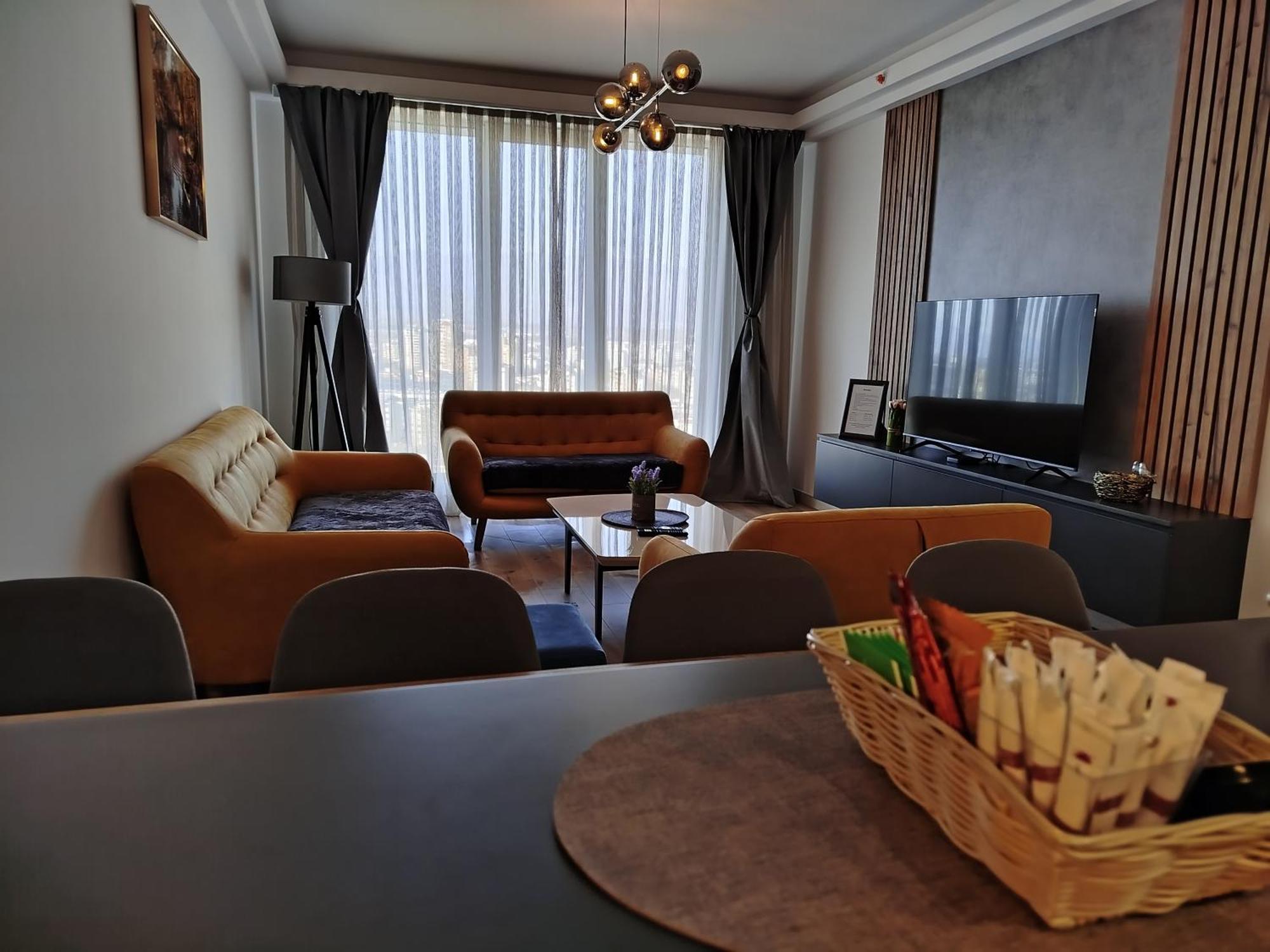 19Th & 18Th Floor Secure Apartments With Pool & Fitness & Parking Included In Price Skopje Esterno foto