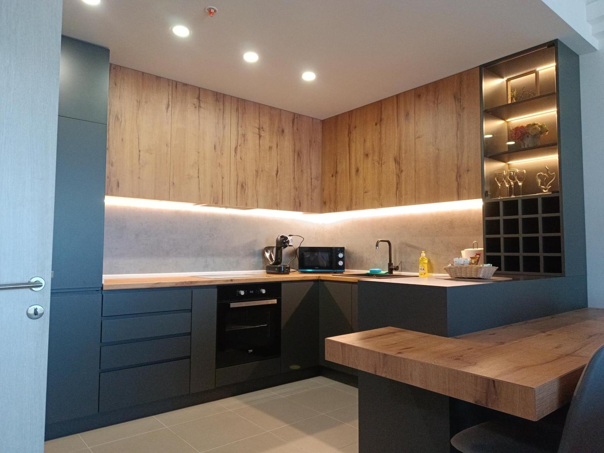 19Th & 18Th Floor Secure Apartments With Pool & Fitness & Parking Included In Price Skopje Esterno foto